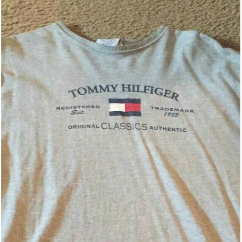 Vtg 90s Designer Tommy Hilfiger t shirt